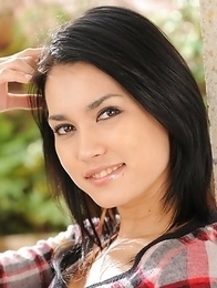 Japanese model Maria Ozawa posing.