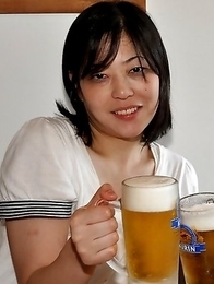 Porn queen Hinata Serina outdoors