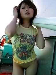 Pretty Japanese lady Miki Uemura