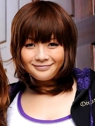 Yukina and Kurara posing together