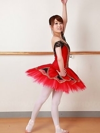 Ballerina Ririka Suzuki shows off