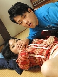 Mai Shimizu has the pussy licked and rubbed