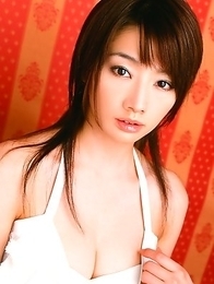 Kaori Manabe is a true fashion model no matter what wears