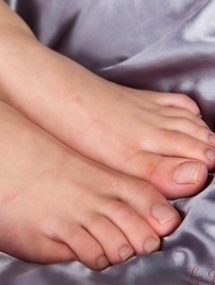 Luna Kobayashi spreads her soft legs, fingers herself, gets a guy to cum on her feet