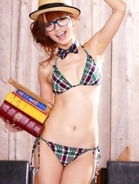 Maomi Yuuki is very sexy and naughty teacher in lingerie