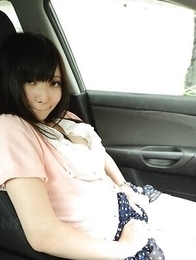 Nasty Riko Tabe shows hairy pussy and sucks a cock in the car.