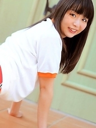 Megumi Suzumoto with hot bum in shorts is ready for sports