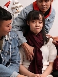 Yuli waits for the party to end to seduce Leo and suck his cock