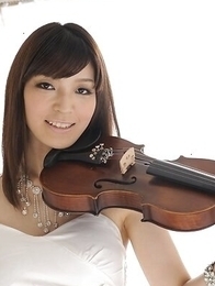 Sexy Yuria Tominaga is violonnist and slut