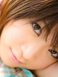 Mayu Kamiya takes juicy titties out of bra to enjoy sun