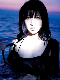 Maomi Yuuki is perfect model to pose in different places