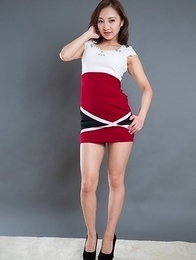 Leggy babe in pumps Uika Hoshikawa finger-blasting her tight hole on the floor