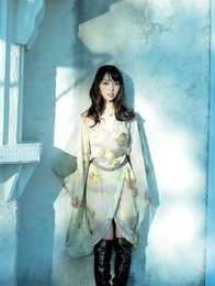 Japanese girl Neohas one of her best photo sessions out of house