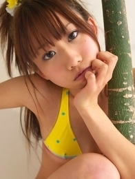 Satsuki Konichi shows not only perfect curves but smile too