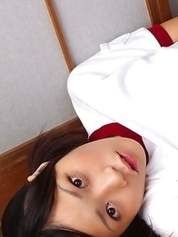 Cute Airi Sakuragi inspires us with teen body in innocent clothes