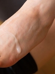 Seductress with soft soles Yui Kawagoe makes him explode all over those feet